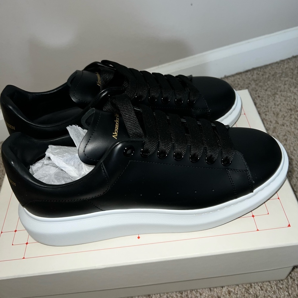 Alexzander McQueen(43)